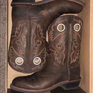 Ariat size 10 boots